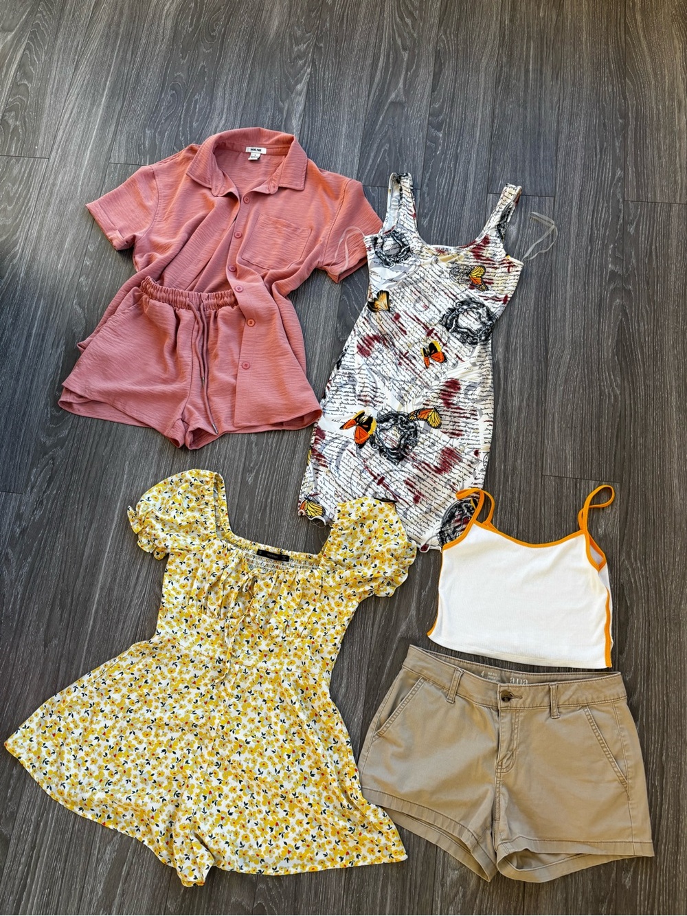 Bundle of summertime outfits